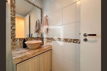 Apartamento à venda com 115m², 3 quartos e 2 vagas Apartamento à venda com 115m², 3 quartos e 2 vagasBanheiro da Suíte