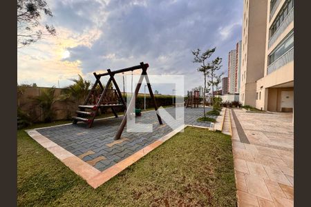 Apartamento à venda com 115m², 3 quartos e 2 vagas Apartamento à venda com 115m², 3 quartos e 2 vagasÁrea comum - Playground