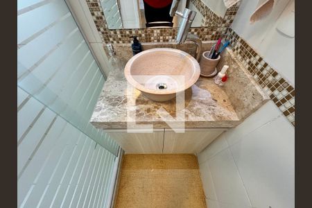 Apartamento à venda com 115m², 3 quartos e 2 vagas Apartamento à venda com 115m², 3 quartos e 2 vagasBanheiro da Suíte