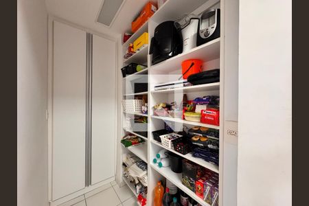 Apartamento à venda com 115m², 3 quartos e 2 vagas Apartamento à venda com 115m², 3 quartos e 2 vagasDespensa