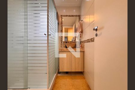 Apartamento à venda com 115m², 3 quartos e 2 vagas Apartamento à venda com 115m², 3 quartos e 2 vagasBanheiro da Suíte