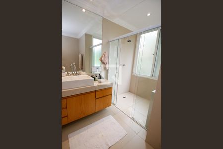 Apartamento à venda com 278m², 4 quartos e 4 vagasBanheiro da Suíte 2