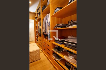 Apartamento à venda com 278m², 4 quartos e 4 vagasCloset da suíte