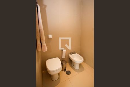 Apartamento à venda com 278m², 4 quartos e 4 vagasBanheiro da Suíte