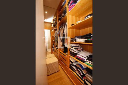 Apartamento à venda com 278m², 4 quartos e 4 vagasCloset da suíte