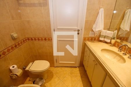 Apartamento à venda com 278m², 4 quartos e 4 vagasBanheiro da Suíte 4