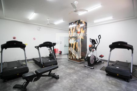 Apartamento à venda com 220m², 4 quartos e 4 vagas Apartamento à venda com 220m², 4 quartos e 4 vagasÁrea comum - Academia