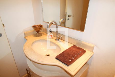 Apartamento à venda com 220m², 4 quartos e 4 vagas Apartamento à venda com 220m², 4 quartos e 4 vagasLavabo