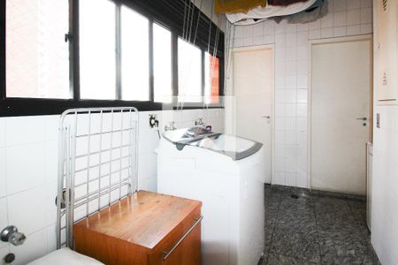 Apartamento à venda com 220m², 4 quartos e 4 vagas Apartamento à venda com 220m², 4 quartos e 4 vagasÁrea de Serviço