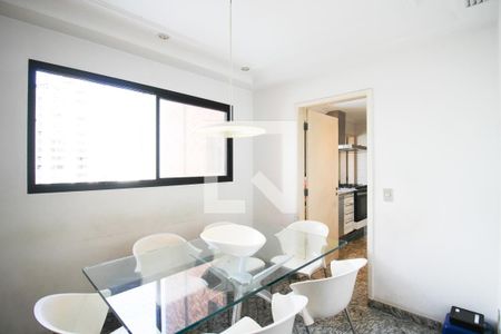 Apartamento à venda com 220m², 4 quartos e 4 vagas Apartamento à venda com 220m², 4 quartos e 4 vagasCopa