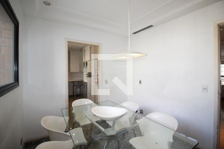 Apartamento à venda com 220m², 4 quartos e 4 vagas Apartamento à venda com 220m², 4 quartos e 4 vagasCopa