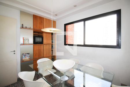 Apartamento à venda com 220m², 4 quartos e 4 vagas Apartamento à venda com 220m², 4 quartos e 4 vagasCopa