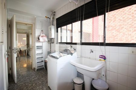 Apartamento à venda com 220m², 4 quartos e 4 vagas Apartamento à venda com 220m², 4 quartos e 4 vagasÁrea de Serviço