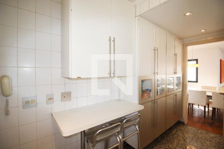 Apartamento à venda com 220m², 4 quartos e 4 vagas Apartamento à venda com 220m², 4 quartos e 4 vagasCozinha