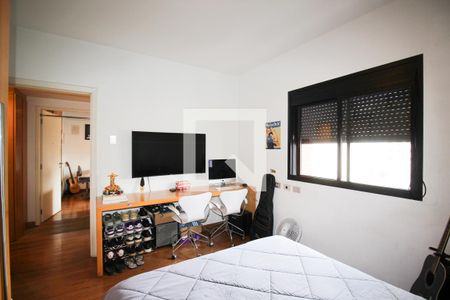 Apartamento à venda com 220m², 4 quartos e 4 vagas Apartamento à venda com 220m², 4 quartos e 4 vagasQuarto 1