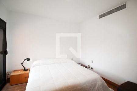 Apartamento à venda com 220m², 4 quartos e 4 vagas Apartamento à venda com 220m², 4 quartos e 4 vagasSuíte