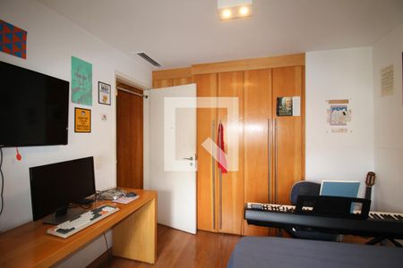 Apartamento à venda com 220m², 4 quartos e 4 vagas Apartamento à venda com 220m², 4 quartos e 4 vagasQuarto 2