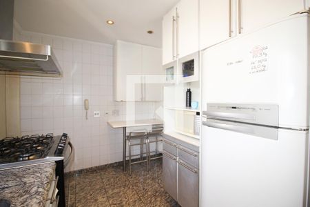 Apartamento à venda com 220m², 4 quartos e 4 vagas Apartamento à venda com 220m², 4 quartos e 4 vagasCozinha