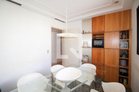 Apartamento à venda com 220m², 4 quartos e 4 vagas Apartamento à venda com 220m², 4 quartos e 4 vagasCopa