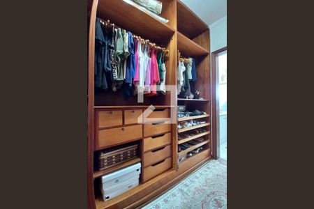 Casa de condomínio à venda com 340m², 3 quartos e 4 vagasCloset da Suíte 1