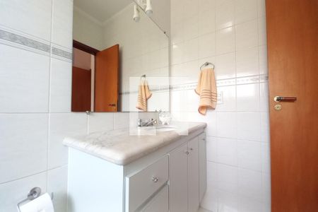 Casa de condomínio à venda com 340m², 3 quartos e 4 vagasBanheiro da Suíte 3