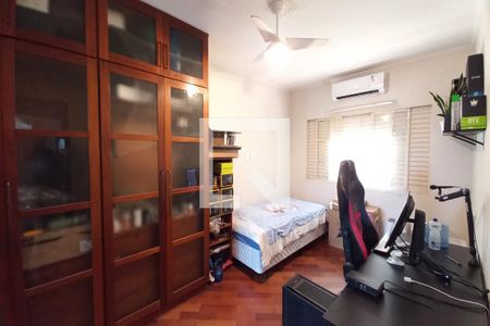 Casa de condomínio à venda com 340m², 3 quartos e 4 vagasQuarto 2 - Suíte