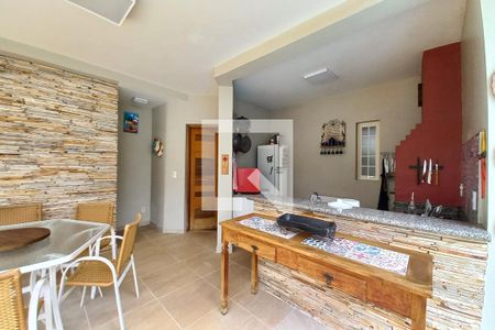 Casa de condomínio à venda com 340m², 3 quartos e 4 vagasÁrea comum - Churrasqueira