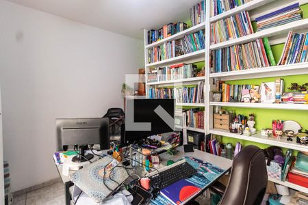 Casa à venda com 160m², 3 quartos e 2 vagasQuarto de serviço