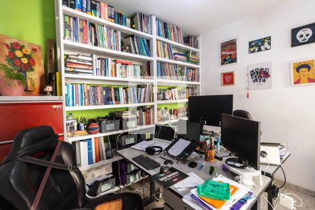 Casa à venda com 160m², 3 quartos e 2 vagasQuarto de serviço