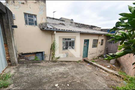 Casa à venda com 450m², 2 quartos e 1 vagaCasa dos fundos