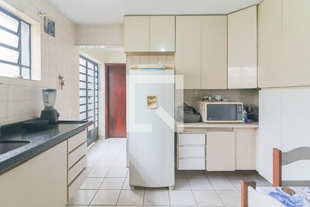Casa à venda com 193m², 4 quartos e 2 vagas Casa à venda com 193m², 4 quartos e 2 vagasCozinha