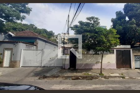 Casa de condomínio à venda com 90m², 3 quartos e 2 vagas Casa de condomínio à venda com 90m², 3 quartos e 2 vagasFachada