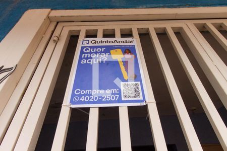 Casa à venda com 240m², 2 quartos e 2 vagas Casa à venda com 240m², 2 quartos e 2 vagasFachada