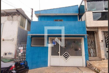 Casa à venda com 240m², 2 quartos e 2 vagas Casa à venda com 240m², 2 quartos e 2 vagasFachada