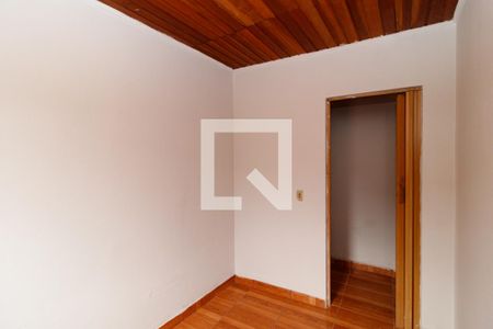 Casa à venda com 180m², 3 quartos e 3 vagas Casa à venda com 180m², 3 quartos e 3 vagasQuarto 2