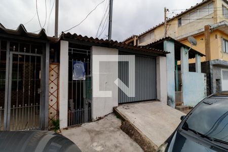 Casa à venda com 180m², 3 quartos e 3 vagas Casa à venda com 180m², 3 quartos e 3 vagasFachada