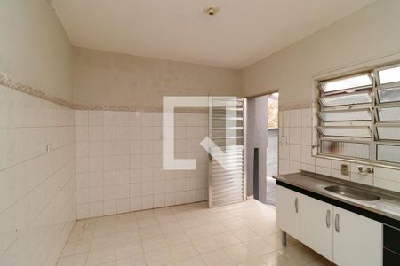 Casa à venda com 180m², 3 quartos e 3 vagas Casa à venda com 180m², 3 quartos e 3 vagasedícula - cozinha