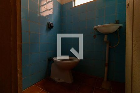 Casa à venda com 180m², 3 quartos e 3 vagas Casa à venda com 180m², 3 quartos e 3 vagasedícula - banheiro 2