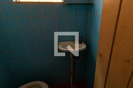 Casa à venda com 180m², 3 quartos e 3 vagas Casa à venda com 180m², 3 quartos e 3 vagasedícula - banheiro 2