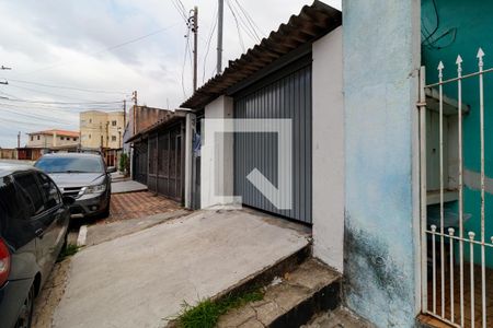 Casa à venda com 180m², 3 quartos e 3 vagas Casa à venda com 180m², 3 quartos e 3 vagasFachada