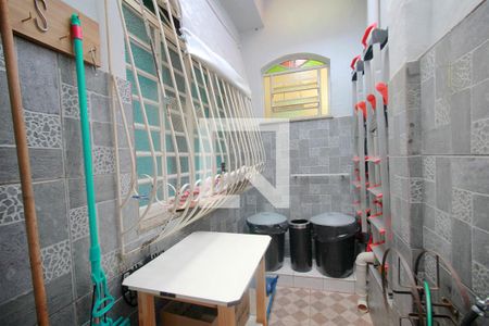 Casa à venda com 360m², 5 quartos e 2 vagasVaranda lateral