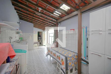 Casa à venda com 360m², 5 quartos e 2 vagasÁrea de Serviço