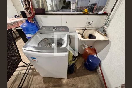 Apartamento à venda com 100m², 2 quartos e 1 vaga Apartamento à venda com 100m², 2 quartos e 1 vagaLavanderia