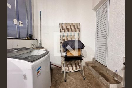 Apartamento à venda com 100m², 2 quartos e 1 vaga Apartamento à venda com 100m², 2 quartos e 1 vagaLavanderia