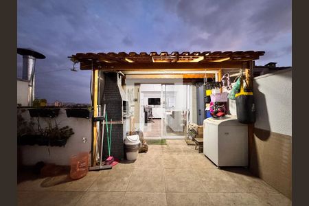 Apartamento à venda com 100m², 2 quartos e 1 vaga Apartamento à venda com 100m², 2 quartos e 1 vagaCobertura