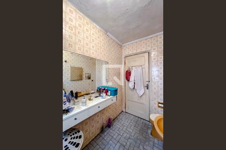 Casa à venda com 215m², 2 quartos e 1 vagaBanheiro