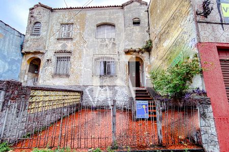 Casa à venda com 215m², 2 quartos e 1 vagaFachada