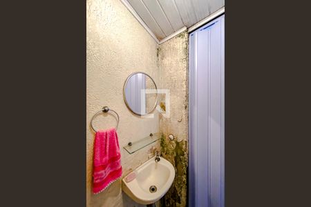 Casa à venda com 215m², 2 quartos e 1 vagaBanheiro de serviço