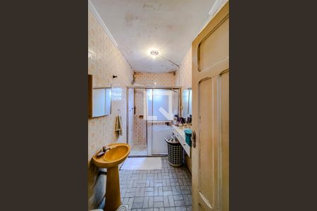 Casa à venda com 215m², 2 quartos e 1 vagaBanheiro