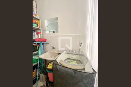 Casa à venda com 250m², 2 quartos e 3 vagas Casa à venda com 250m², 2 quartos e 3 vagasÁrea de Serviço